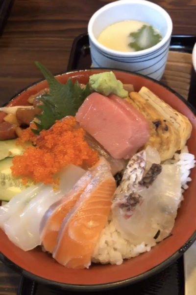 海鮮丼